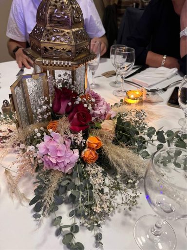 Centre de table fleuri